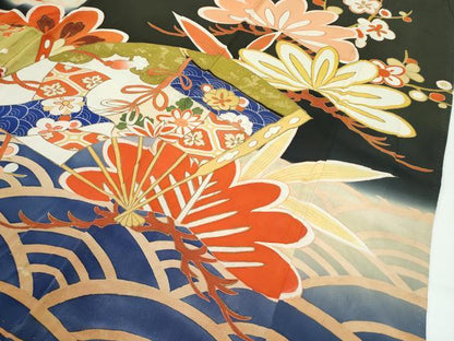 平和屋本店●極上　アンティーク　大正ロマン　振袖　駒刺繍　松竹梅扇面吉祥文　暈し染め　黒地　金彩　逸品　CZAA5339s6