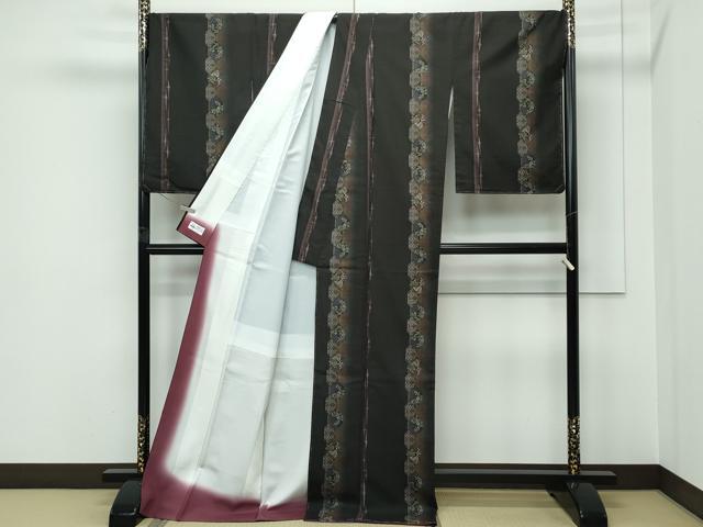 平和屋着物●極上　本場大島紬　泥染め　９マルキ　葡萄蔦の葉亀甲花文　牧絹織物謹製　やまと誂製　証紙付き　逸品　未使用　CZAA5392s6