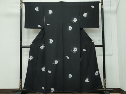 平和屋着物●極上　小紋　てんとう虫　舞葉文　蛍暈し　黒地　金彩　逸品　未使用　CZAA5418s6
