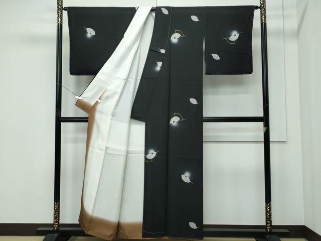 平和屋着物●極上　小紋　てんとう虫　舞葉文　蛍暈し　黒地　金彩　逸品　未使用　CZAA5418s6