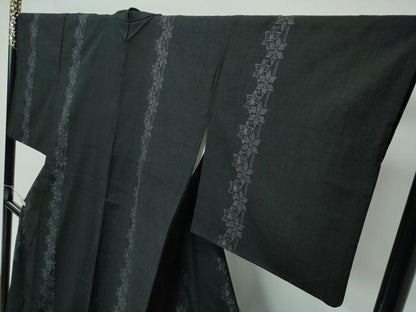 平和屋着物●極上　本場結城紬　重要無形文化財　100亀甲　麻の葉文様　黒地　逸品　CZAA5572s6