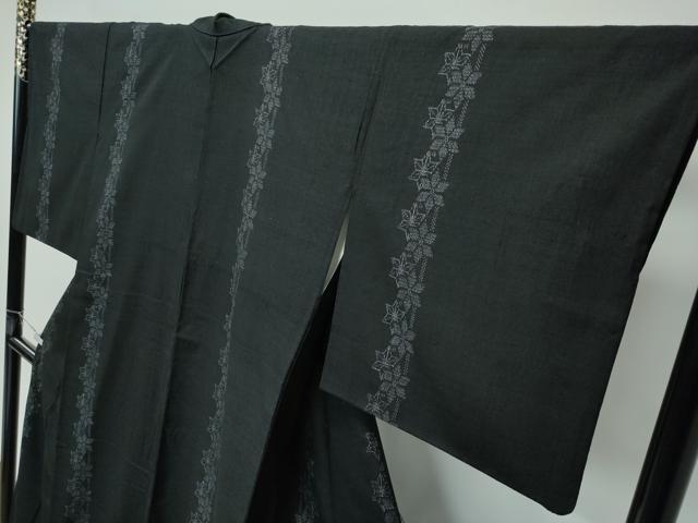 平和屋着物●極上　本場結城紬　重要無形文化財　100亀甲　麻の葉文様　黒地　逸品　CZAA5572s6