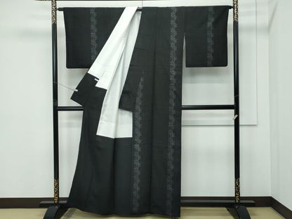 平和屋着物●極上　本場結城紬　重要無形文化財　100亀甲　麻の葉文様　黒地　逸品　CZAA5572s6