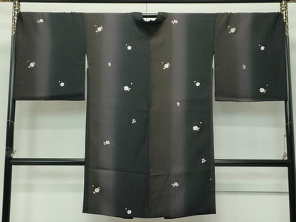 平和屋着物∞極上　長羽織　総刺繍　舞花文　暈し染め　黒地　金糸　さが美扱い　逸品　CZAA5637s6