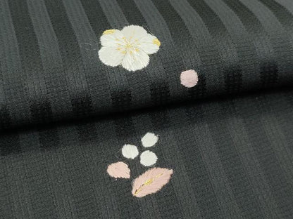 平和屋着物∞極上　長羽織　総刺繍　舞花文　暈し染め　黒地　金糸　さが美扱い　逸品　CZAA5637s6