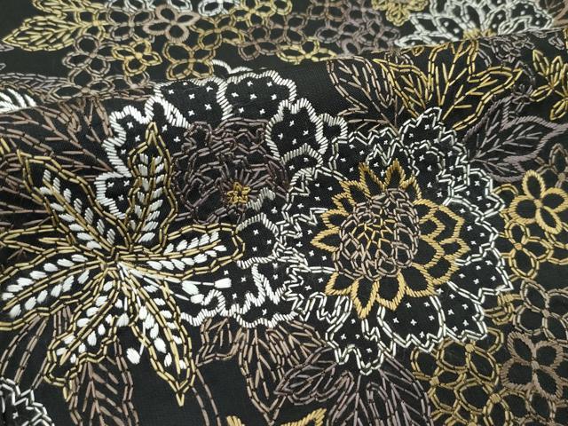 平和屋本店●極上　小紋　総刺繍　草花尽くし　黒地　逸品　CZAA5705s6