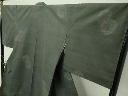 平和屋本店●極上　本場結城紬　重要無形文化財　160亀甲　飛び亀甲柄　雪輪草花文　藍媚茶色地　逸品　CZAA5762s6