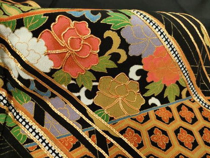 平和屋着物■豪華黒留袖　駒刺繍　渡橋吉祥花文　金彩　正絹　逸品　DAAI8943az