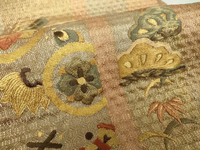 平和屋着物●ひなや工房 くむ・あむ・おる 伊豆蔵明彦 太鼓柄袋帯 刺繍 宝尽くし花文 金糸 正絹 逸品 DAAQ2846ps