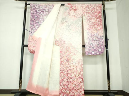 平和屋着物●紫綬褒章 巨匠『岩田専太郎』 振袖 駒刺繍 舞梅 暈し染め 金彩 正絹 逸品 DAAQ3160ps