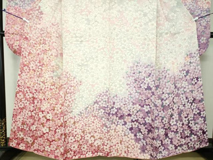 平和屋着物●紫綬褒章 巨匠『岩田専太郎』 振袖 駒刺繍 舞梅 暈し染め 金彩 正絹 逸品 DAAQ3160ps
