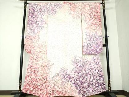 平和屋着物●紫綬褒章 巨匠『岩田専太郎』 振袖 駒刺繍 舞梅 暈し染め 金彩 正絹 逸品 DAAQ3160ps