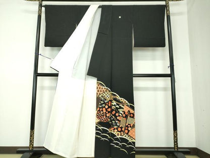 平和屋着物●豪華黒留袖 総刺繍 松竹梅 冊子花文 金糸 正絹 逸品 DAAQ3265ps