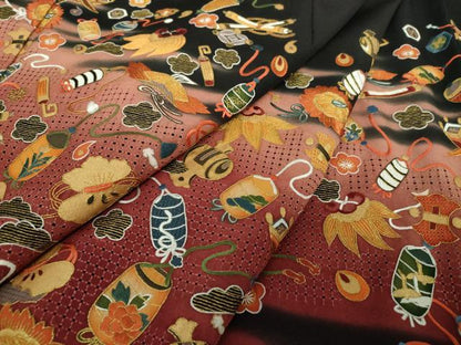 平和屋着物●中国三大刺繍 スワトウ相良刺繍 汕頭相良刺繍 総刺繍 黒留袖 作家物 宝尽くし花文 暈し染め 金糸 逸品 DAAQ3307ps