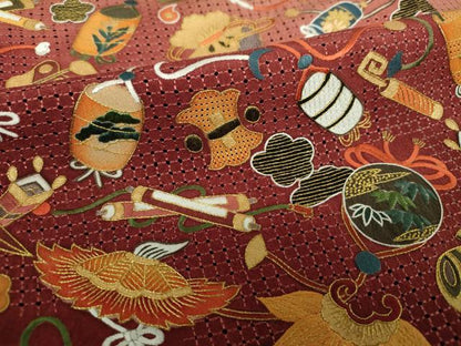 平和屋着物●中国三大刺繍 スワトウ相良刺繍 汕頭相良刺繍 総刺繍 黒留袖 作家物 宝尽くし花文 暈し染め 金糸 逸品 DAAQ3307ps