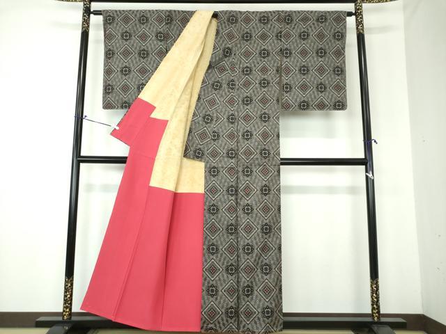 平和屋着物●本場大島紬　龍郷絣　本場大島紬　花菱文　正絹　逸品　未使用　DAAQ3403ps