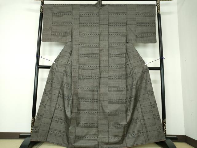 平和屋着物●本場大島紬 9マルキ 横段花菱文 正絹 逸品 DAAQ3463ps