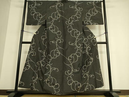 平和屋着物▽上質な紬 単衣 唐草文 黒地 正絹 逸品 DAAQ3596az