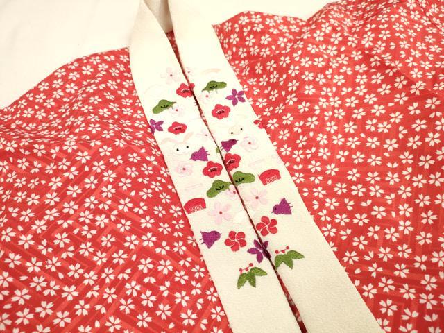 平和屋着物[]七五三　女の子　７歳　祝着　四つ身　襦袢(半衿刺繍)セット　くす玉　舞花文　金彩　洗える着物　DAAR1423jm