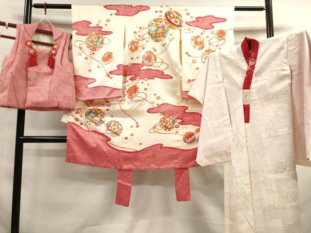平和屋着物[]七五三　女の子　３歳　祝着　三つ身　長襦袢(半衿刺繍)・被布セット　駒刺繍　鞠花文　金彩　逸品　DAAR1468jm