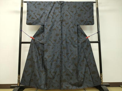 平和屋着物●本場大島紬 7マルキ 草葉文 正絹 逸品 DAAR4344tw