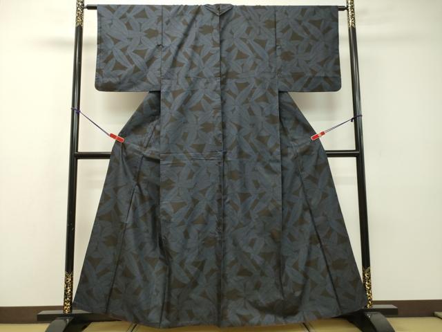 平和屋着物●本場大島紬 7マルキ 草葉文 正絹 逸品 DAAR4344tw