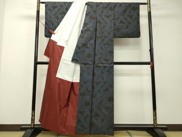平和屋着物●本場大島紬 7マルキ 草葉文 正絹 逸品 DAAR4344tw