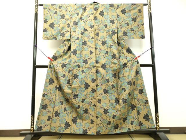 平和屋着物●本場大島紬　7マルキ　葡萄蔦の葉文　正絹　逸品　DAAR4346tw