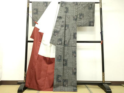 平和屋着物●本場大島紬　7マルキ　色紙重ね草花文　正絹　逸品　DAAR4355tw