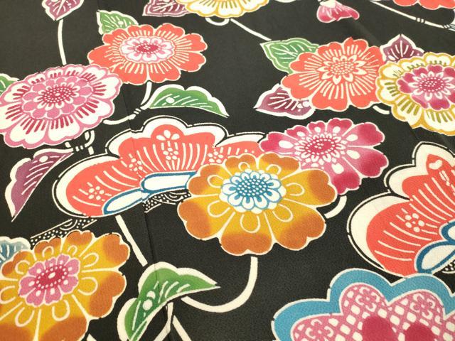 平和屋着物●豪華振袖　型染　草花松文　黒地　鬼しぼ縮緬　正絹　逸品　DAAR4391tw