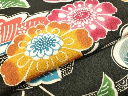 平和屋着物●豪華振袖　型染　草花松文　黒地　鬼しぼ縮緬　正絹　逸品　DAAR4391tw