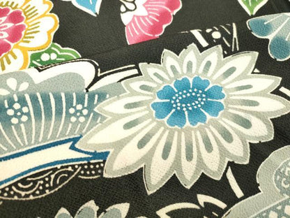 平和屋着物●豪華振袖　型染　草花松文　黒地　鬼しぼ縮緬　正絹　逸品　DAAR4391tw
