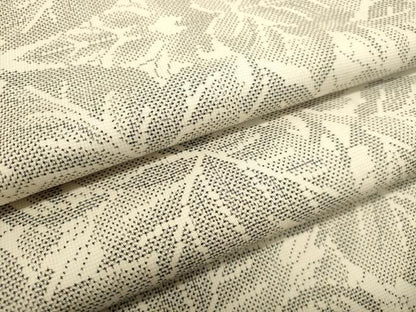 平和屋着物●本場大島紬　白大島　7マルキ　草葉文　正絹　逸品　DAAR4421tw