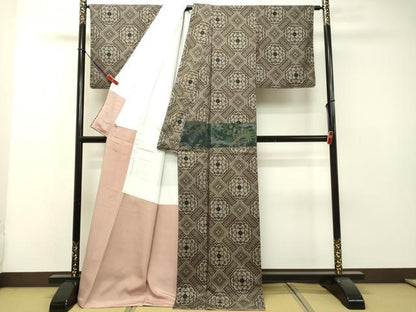 平和屋着物●希少　本場大島紬　龍郷絣　風景花菱文　正絹　逸品　未使用　DAAR4464tw