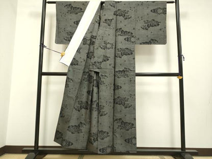 平和屋着物▽本場大島紬　単衣　7マルキ　雲取草葉文　正絹　逸品　未使用　DAAR5206du