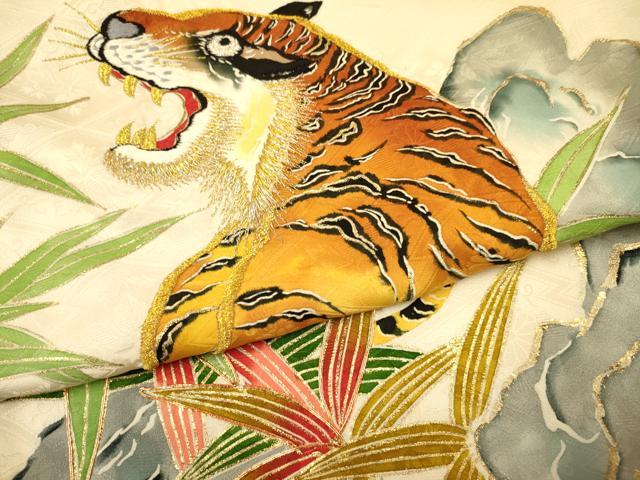 平和屋着物[]お宮参り　男の子　祝着　産着　初着　のしめ　駒刺繍　虎　笹竹文　暈し染め　金彩　逸品　DAAR6191ma