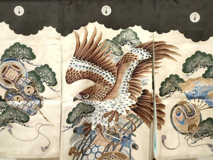 平和屋着物[]お宮参り　男の子　祝着　産着　初着　のしめ　鷹　鷲　絵巻源氏車松文　金彩　逸品　DAAR6257ma