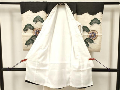 平和屋着物[]お宮参り　男の子　祝着　産着　初着　のしめ　鷹　鷲　絵巻源氏車松文　金彩　逸品　DAAR6257ma