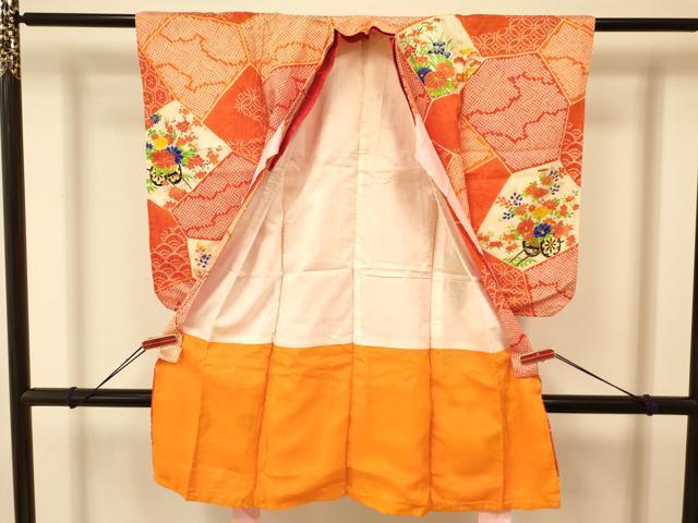 平和屋着物[]七五三　女の子　３歳　祝着　三つ身　被布セット　駒刺繍　花車文　金彩　洗える着物　DAAR6392ma