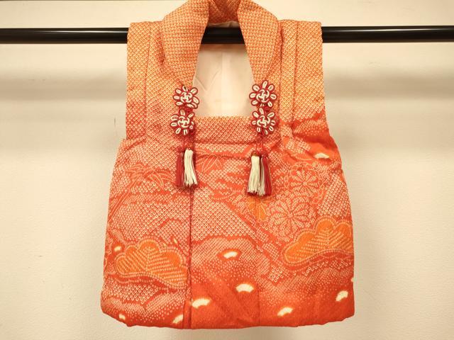 平和屋着物[]七五三　女の子　３歳　祝着　三つ身　被布セット　駒刺繍　花車文　金彩　洗える着物　DAAR6392ma