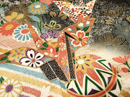 平和屋着物∵女の子 十三参り 子供 駒刺繍 折り鶴 鞠花文 暈し染め 黒地 金彩 逸品 DAAR6478ma