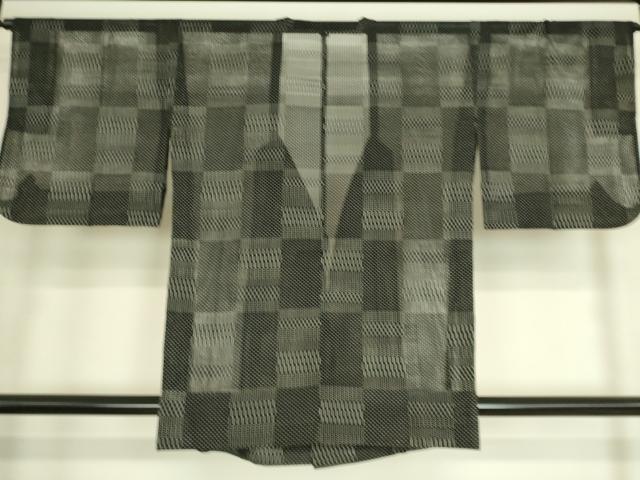 平和屋着物▽道行コート　スリーシーズン　春夏秋　塵除け　変わり格子　黒地　正絹　逸品　DAAS0113az