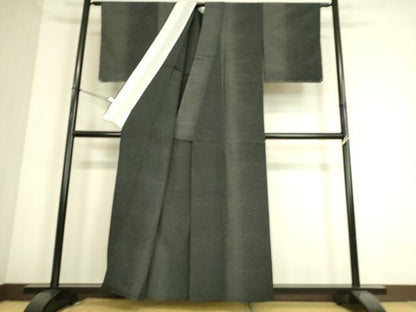 平和屋着物▽本塩沢 単衣 間道 110亀甲 黒地 反端付き 正絹 逸品 DAAS0797az
