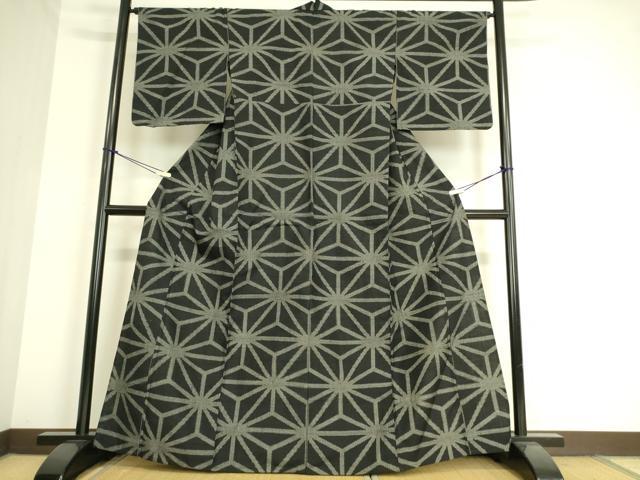 平和屋着物▽上質な紬 単衣 麻の葉文 黒地 正絹 逸品 DAAS0909az