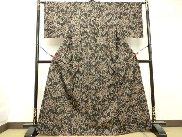 平和屋着物●本場大島紬 7マルキ 正倉院花唐草文 正絹 逸品 未使用 DAAS2411tw