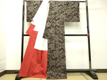 平和屋着物●本場大島紬 7マルキ 正倉院花唐草文 正絹 逸品 未使用 DAAS2411tw