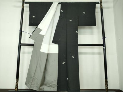 平和屋着物●上質な紬 絞り 独楽 黒地 正絹 逸品 DAAS3022ps