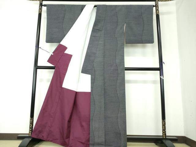 平和屋着物●本塩沢　180亀甲　よろけ縞　黒地　正絹　逸品　DAAS3031ps