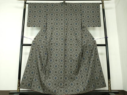 平和屋着物●本場大島紬　龍郷絣　花菱文　正絹　逸品　DAAS3292ps