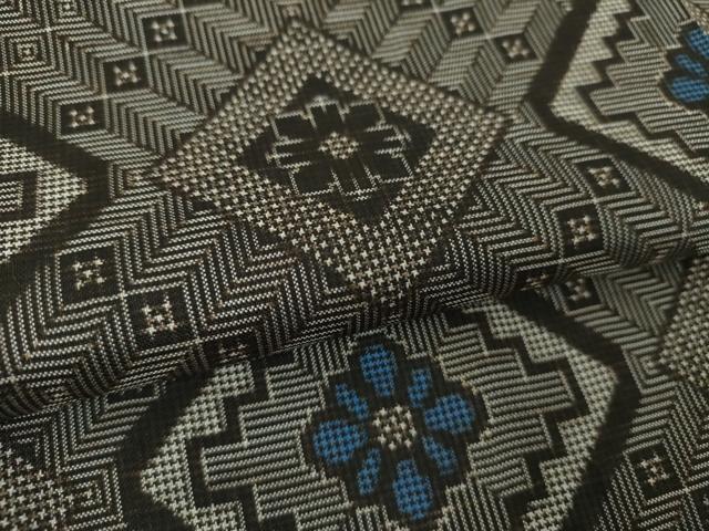 平和屋着物●本場大島紬　龍郷絣　花菱文　正絹　逸品　DAAS3292ps